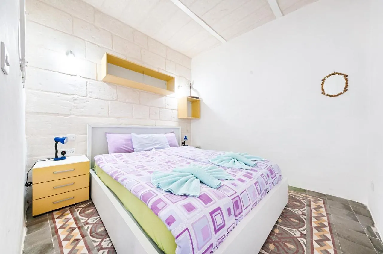Kalkara Cosy 2 Bedroom Maisonette 0*,  Malta