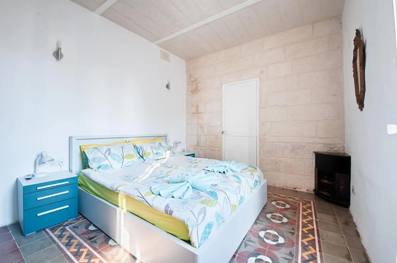 Kalkara Cosy 2 Bedroom Maisonette